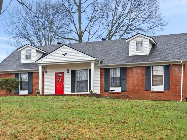 302 Robin Hood Dr, Clarksville, TN 37042