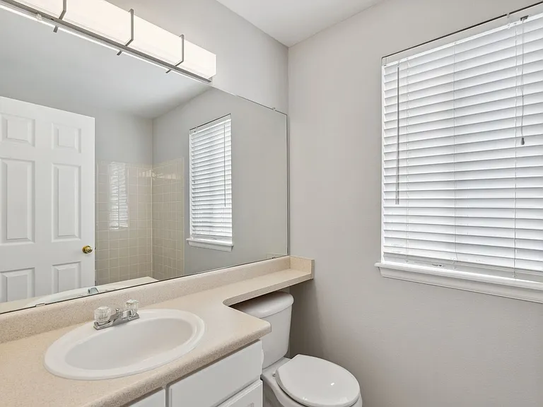 17380 E Lake Dr — Photo 23