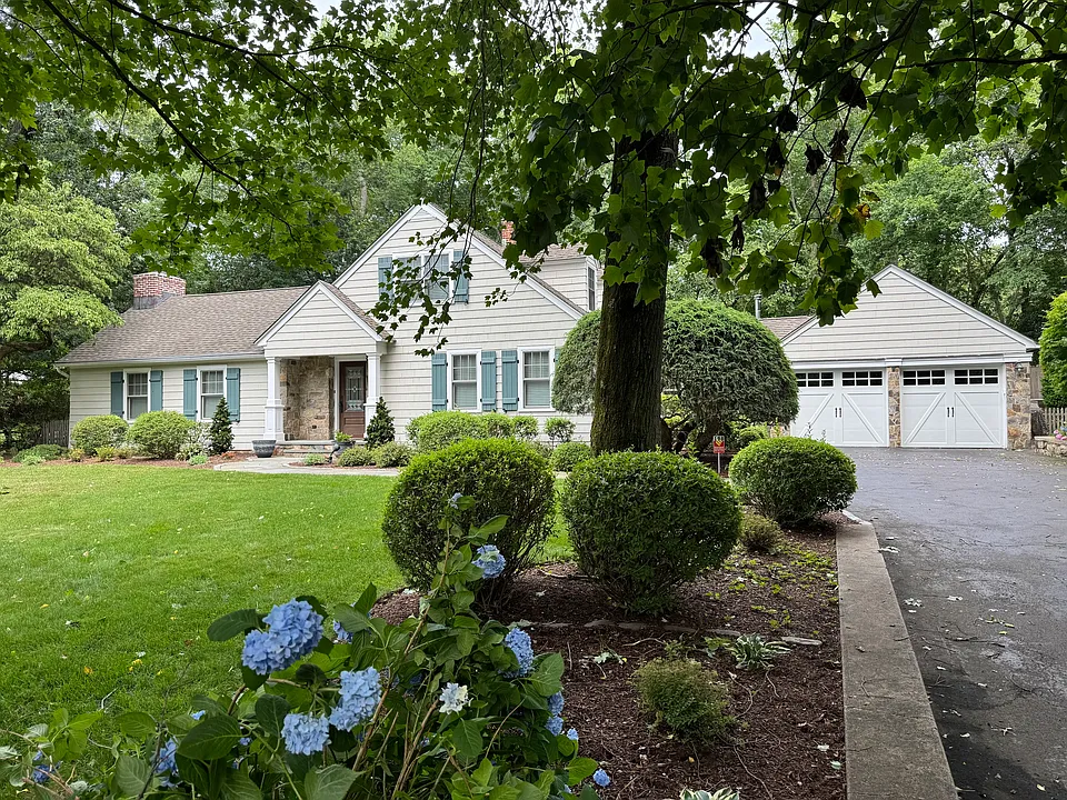 198 Wolfpit Ave