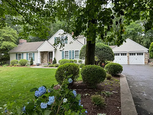 198 Wolfpit Ave Photo 1