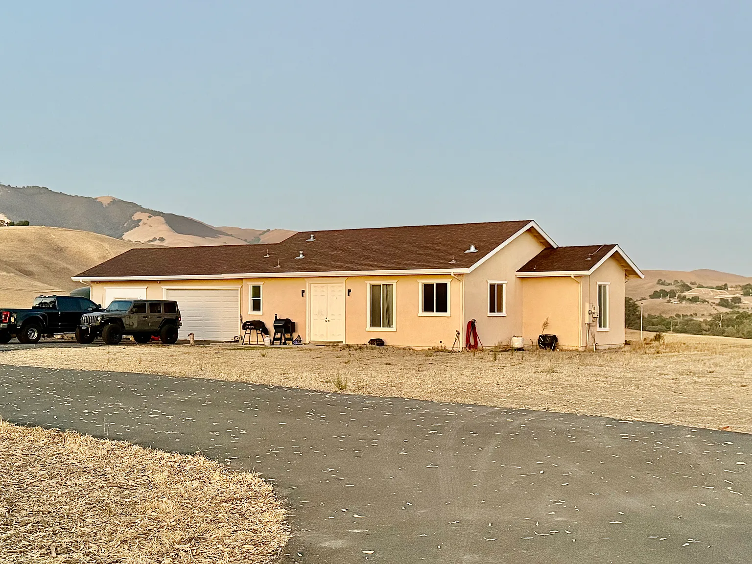 3 bed, 1800 sqft, $4,995 — Photo 2