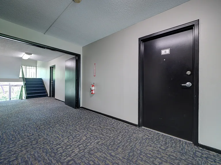 Highland Club Apartments — Photo 9