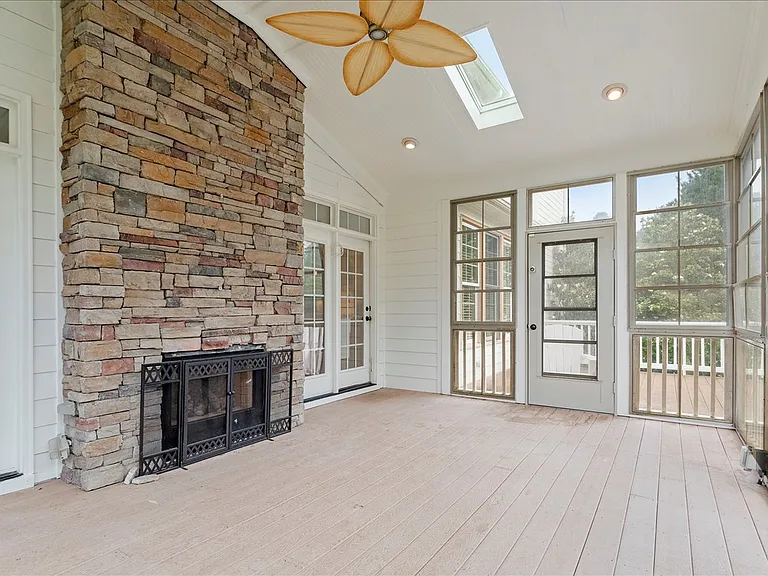 106 Grannon Ct — Photo 48