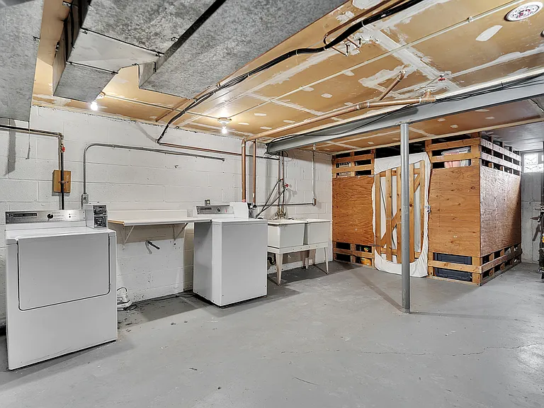 225 Charter Oaks Dr #3 — Photo 16