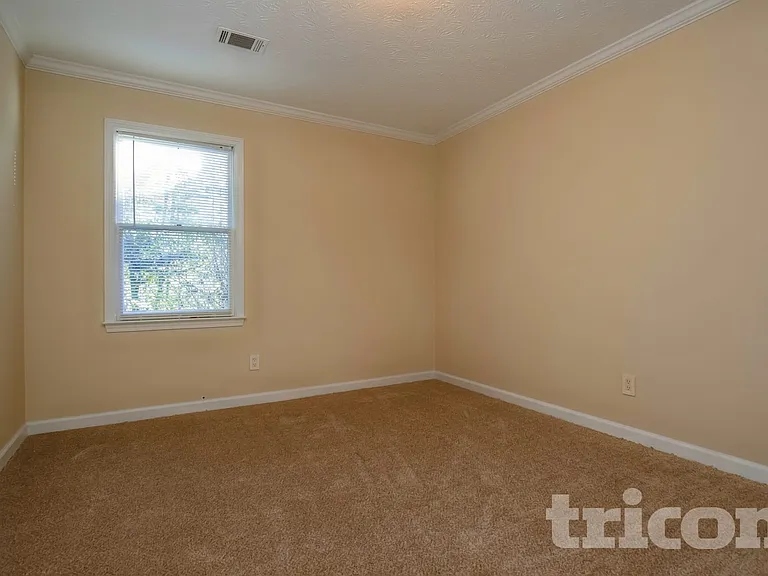828 Georgetown Dr — Photo 13