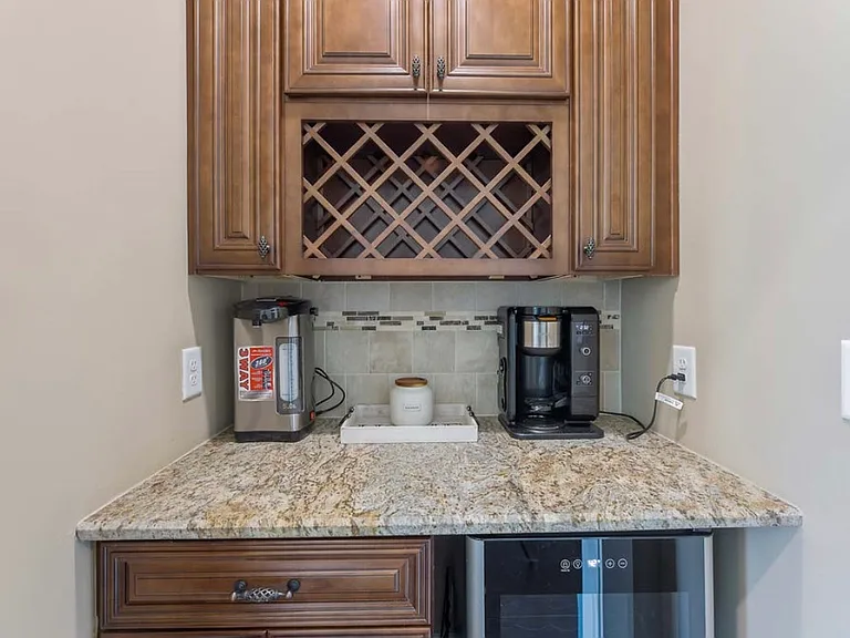 8425 Hobhouse Cir — Photo 22