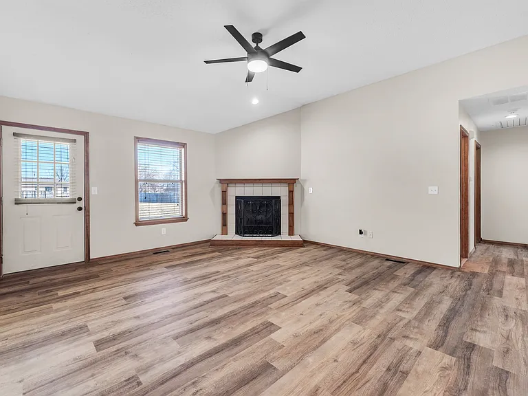 1209 W Butterfield Dr — Photo 7