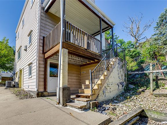 5th image of 516 Mary St