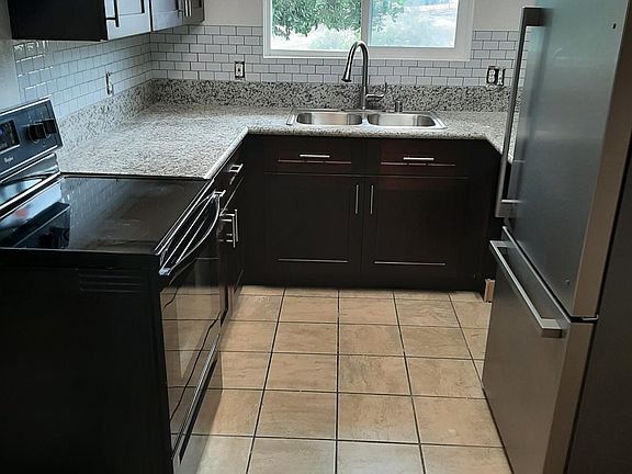 2nd image of 1546 S Santa Fe Ave