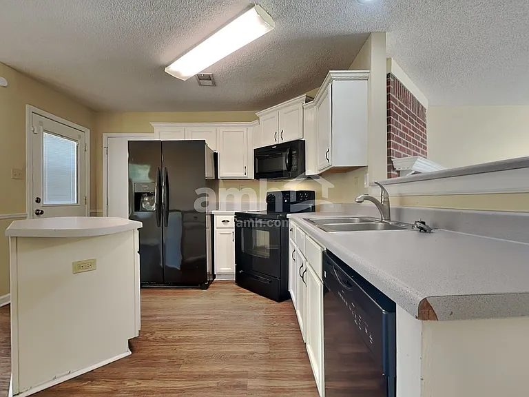 5802 Eagleston Dr — Photo 3