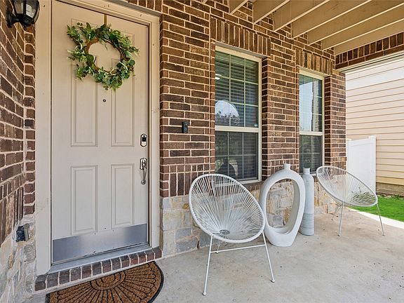5th image of 1120 Black Cherry Dr