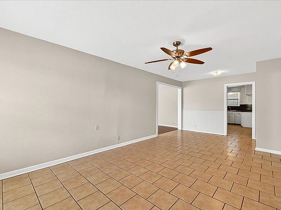 5th image of 929 Ashland Dr