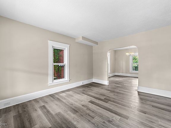5th image of 2022 Quail St