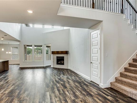 2nd image of 3017 Charles Dr