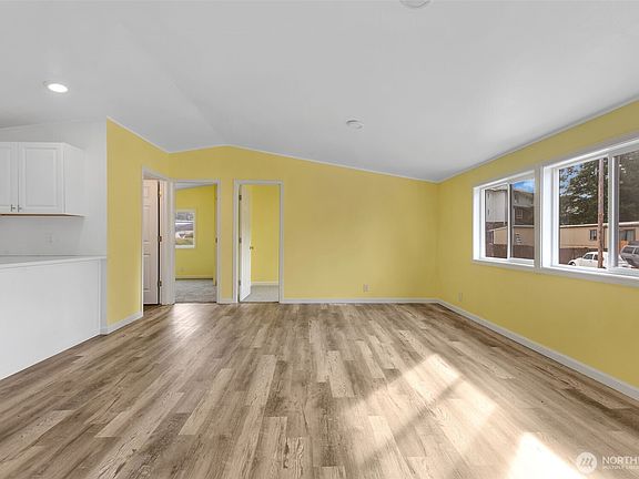 4th image of 10020 219th Avenue Ct E #37