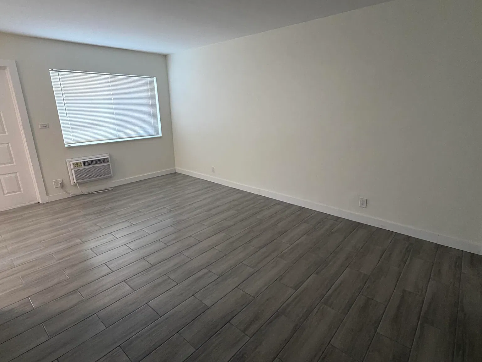 1810 E Oakland Park Blvd — Photo 3