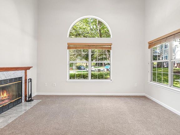 3rd image of 919 Hillside Lake Ter APT 310