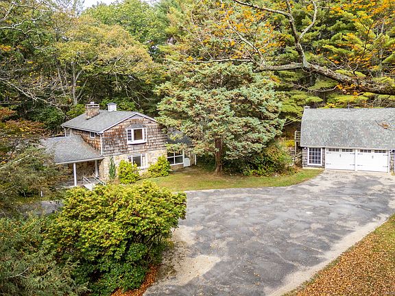 3rd image of 418 Plymouth Road
