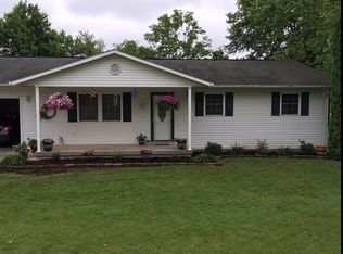 206 Nobles Ct, Loogootee, IN 47553