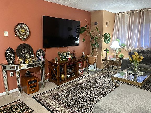 2nd image of 1113 Harbor View Dr