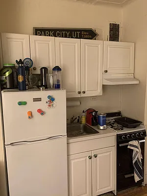 Rented by B Gans Management | media 11