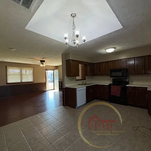 3 bed, 1209 sqft, $1,495 — Photo 3