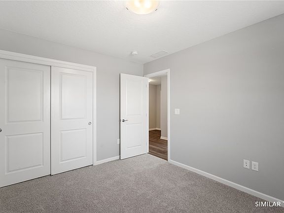 4th image of 930 Tuscany Drive St SE