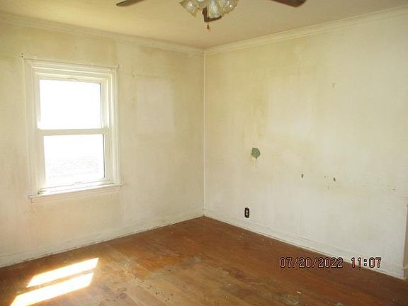 3rd image of 1617 Herbert Ave