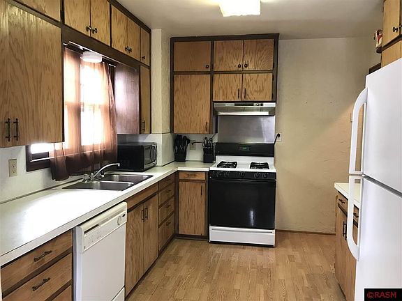 4th image of 228 S 4th St