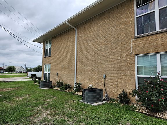 5th image of 306 W Avenue D #6200
