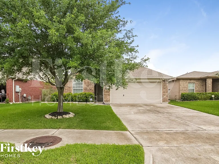 1419 Rosebay Rd — Photo 2