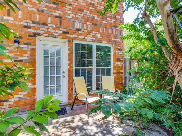 1307 Roaring Springs Rd, Fort Worth, TX 76114