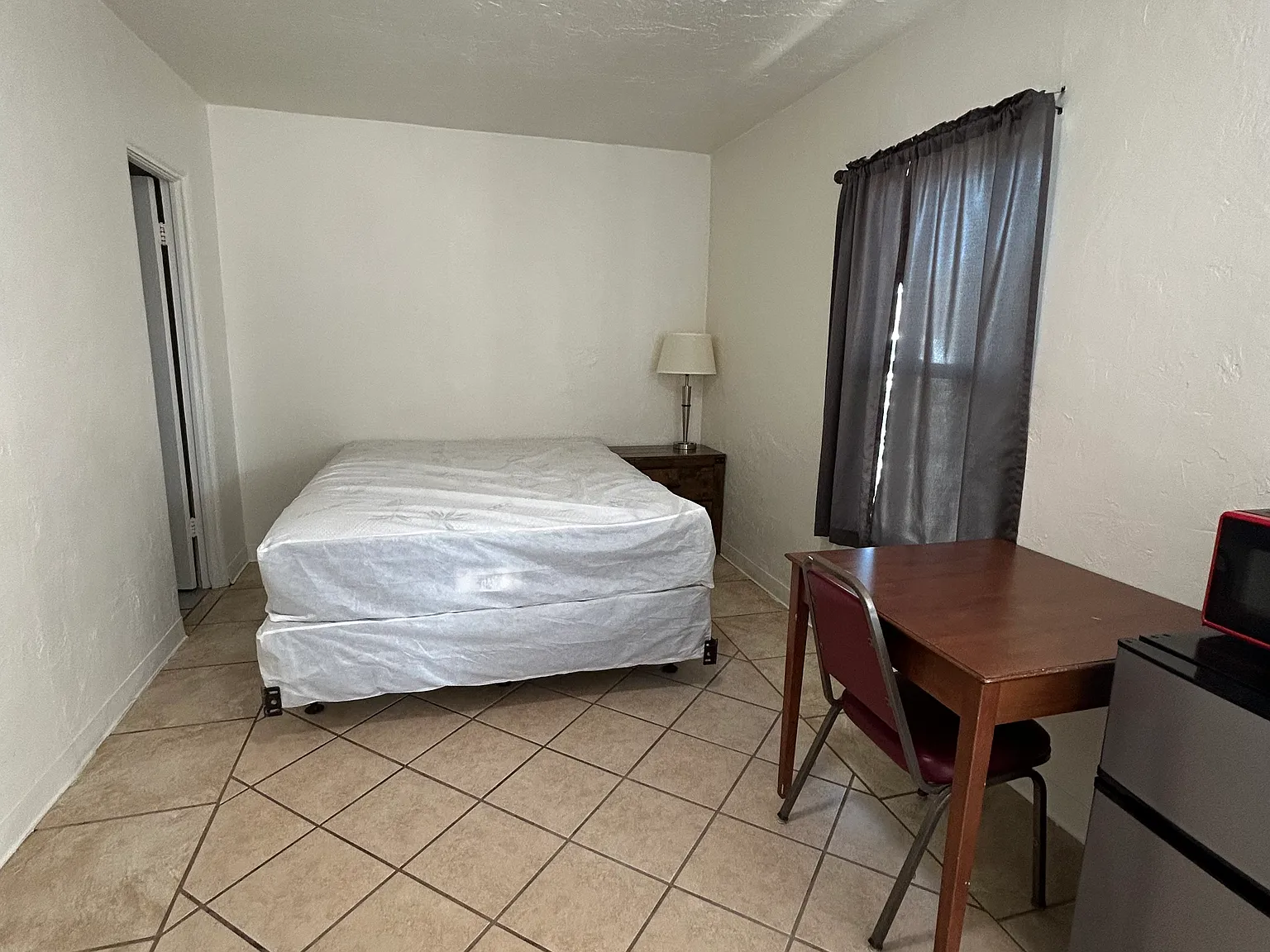 Studio, $795 — Photo 2