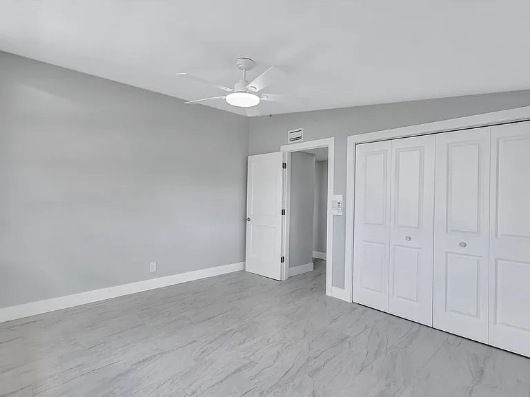 325 Capri Blvd — Photo 34