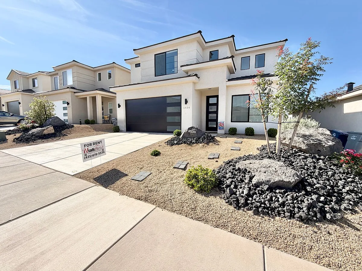 Building Photo - 1436 E White Hollow Ln