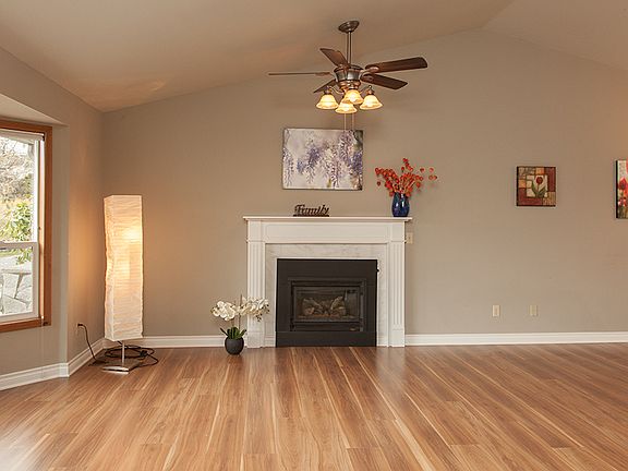 4th image of 2097 Oxford Ct