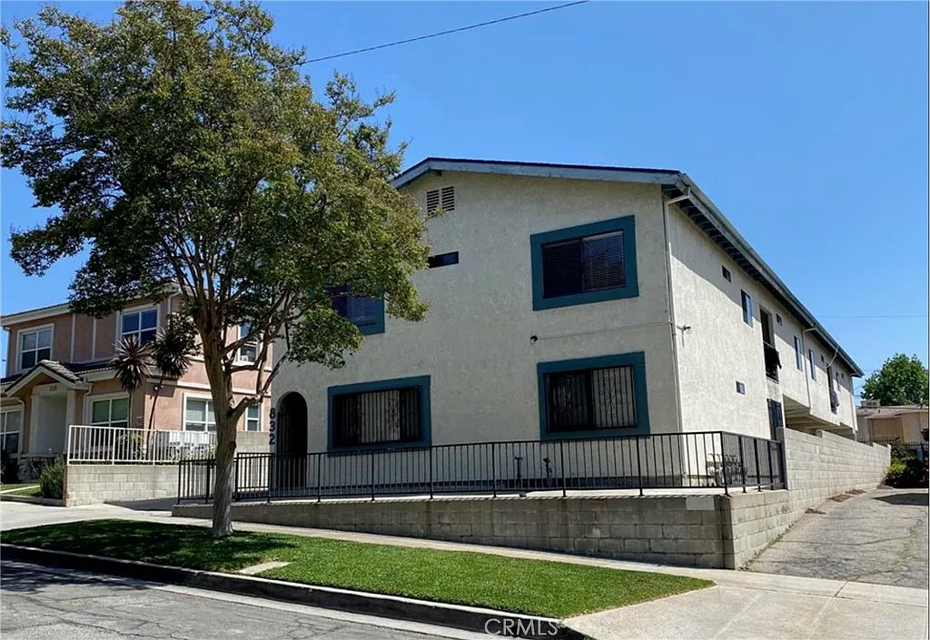 2 bed, 900 sqft, $2,500 — Photo 2