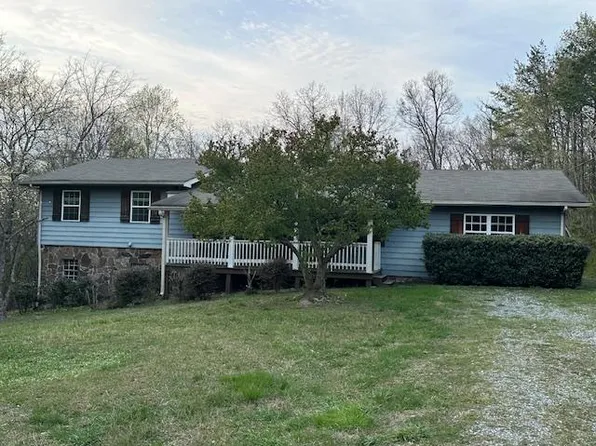 3431 Oakland Heights Dr, Tunnel Hill, GA 30755