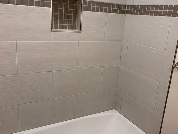 4th image of 303 W Lemon B #7080122