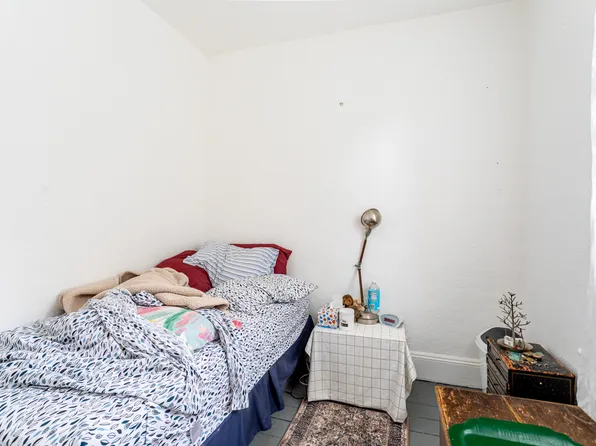 31 Crescent Avenue image 21 of 42