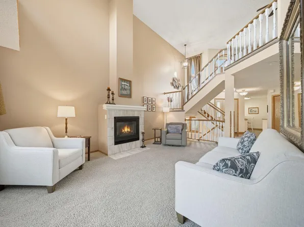 14393 Embassy Way, Apple Valley, MN 55124