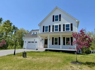 1 Beacon Dr, Brunswick, ME 04011