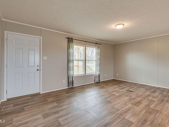 5th image of 192 Meadow View Rd