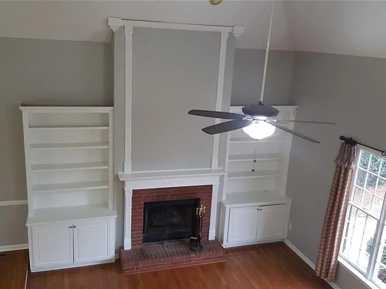 3885 Waterford Dr — Photo 3