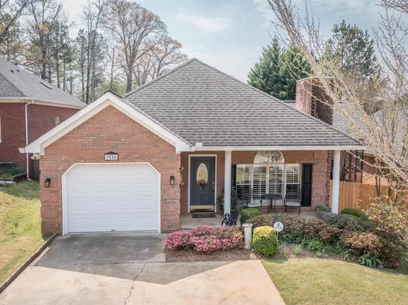 1516 Holly Berry Way, Anniston, AL 36207