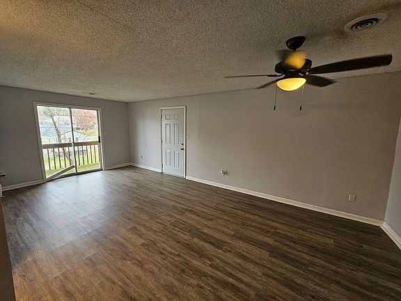 3rd image of 1304 Holyoke St #12B