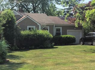 614 Meadow Dr, Glenview, IL 60025