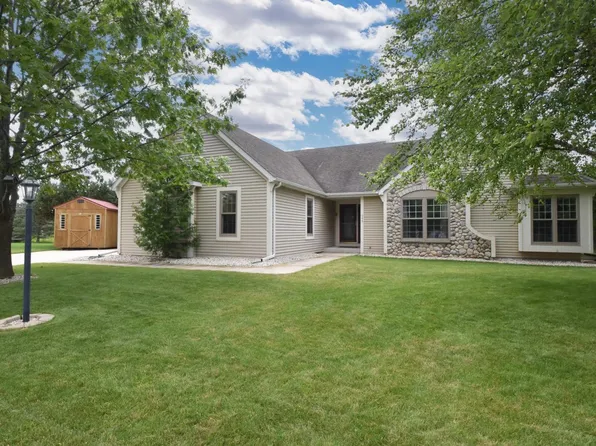 945 Arlon COURT, Belgium, WI 53004