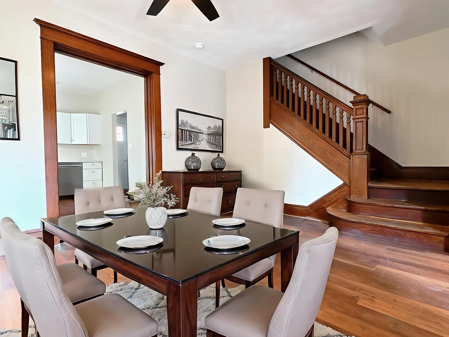 3 bed, 1.5 bath, 1360 sqft, $1,300 — Photo 2