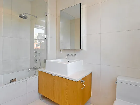 Rented by Veracity NYC LLC | media 7